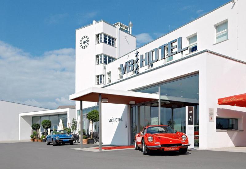 V8 Hotel Köln at MOTORWORLD Exteriör bild
